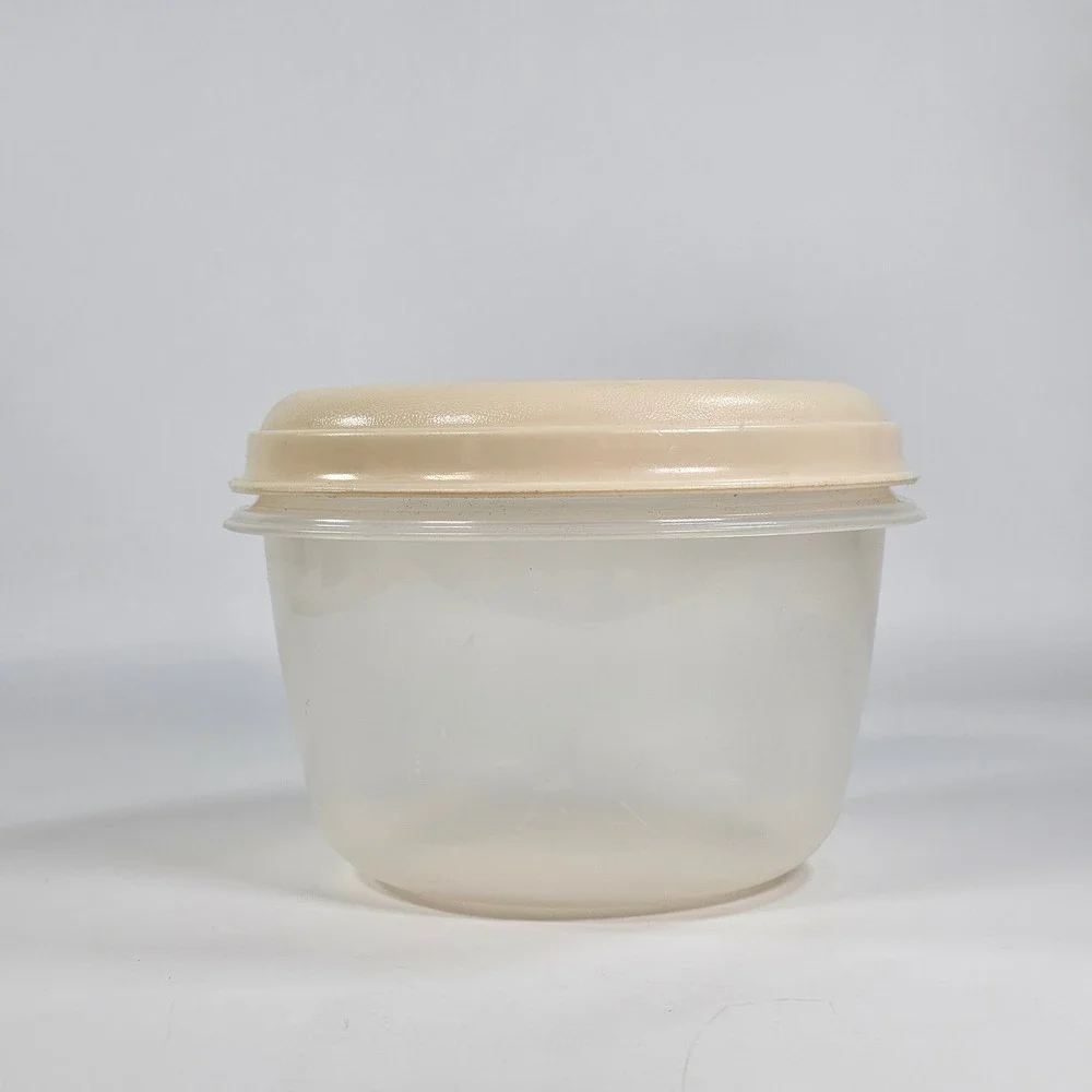 Vtg Rubbermaid Servin Saver 4 Cup Round Food Storage Container Almond 0028 0027
